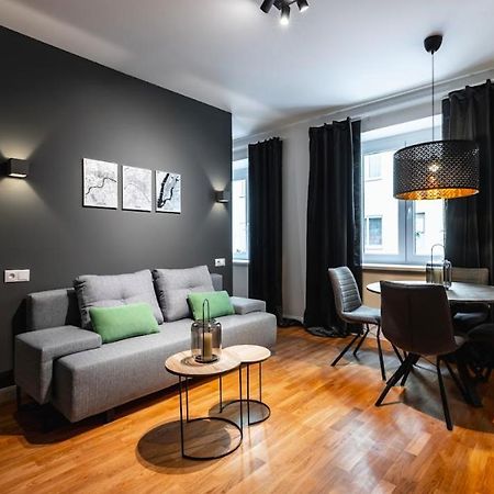Authentic Apartment Next To Schwedenplatz Wina Bagian luar foto