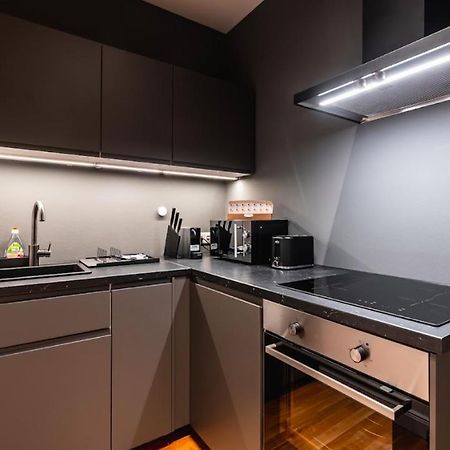 Authentic Apartment Next To Schwedenplatz Wina Bagian luar foto