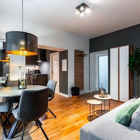 Authentic Apartment Next To Schwedenplatz Wina Bagian luar foto