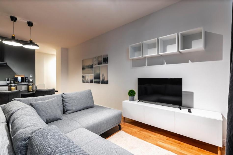 Authentic Apartment Next To Schwedenplatz Wina Bagian luar foto